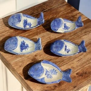 REAR Meiji Era Japanese Bone Dishes, Set of 5, Blue And White Glaze